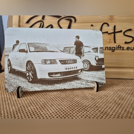 Снимка върху дърво