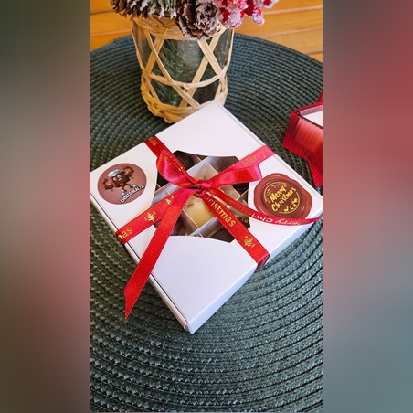 Кутия 9 бонбона