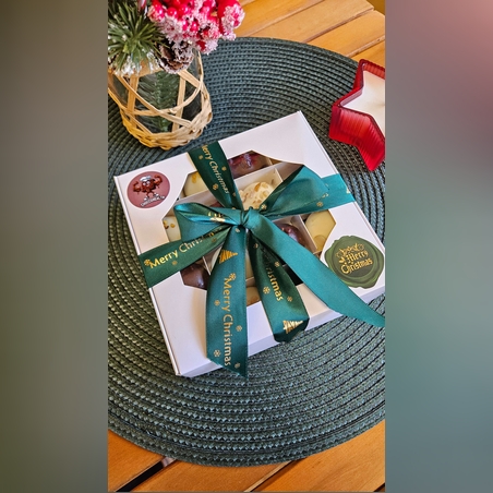 Кутия 16 бонбона