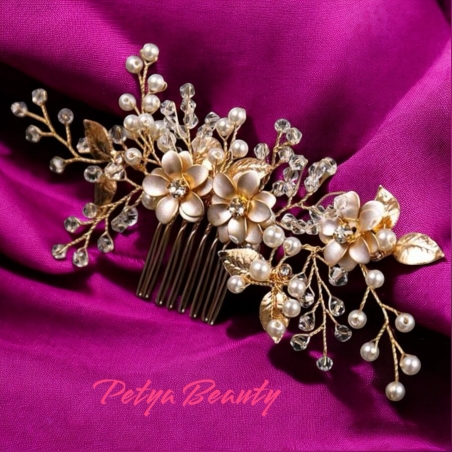 Фиба за кок с нежни цветя и кристали