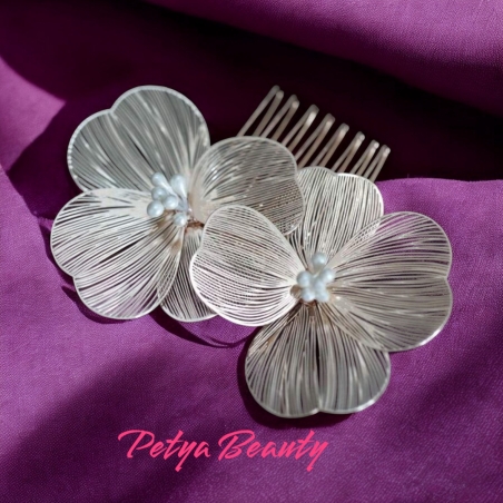 Фиба с нежни цветя в цвят розово злато