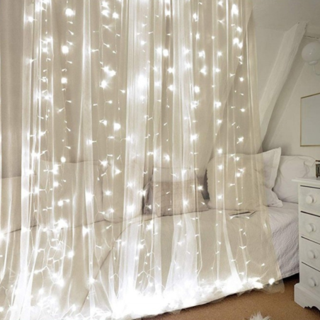 Светеща LED завеса с 400 лампички