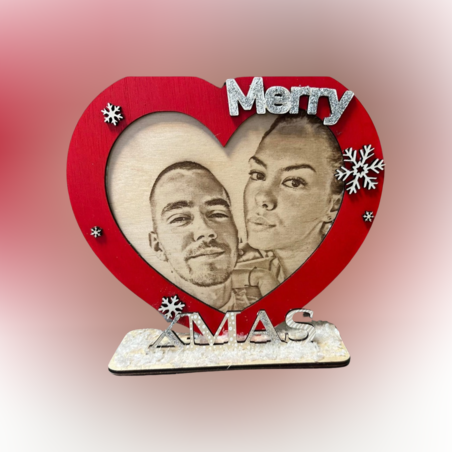 Дървена картичка на стойка с гравиран портрет