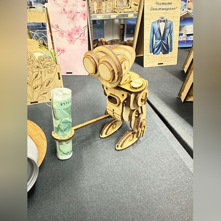 Робот с пръстен – Декоративна фигура