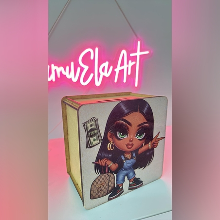 Лукс дървена касичка с цветен UV печат Girl power