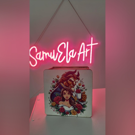 Лукс дървена касичка с цветен UV печат Красавицата и звяра рози