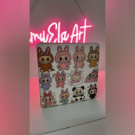 Лукс дървена касичка с цветен UV печат Лабубу