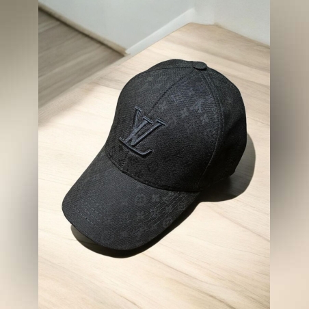 Шапка LV
