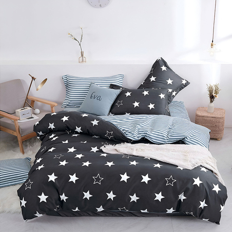 Двулицев спален комплект от 4 части без ластик - Черни звезди