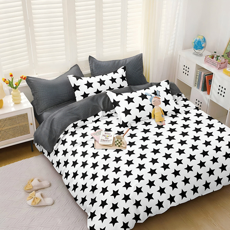Двулицев спален комплект от 4 части с ластик - Черни звезди