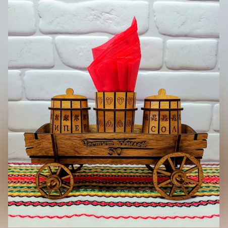 Дървена каручка с буренца за подправки