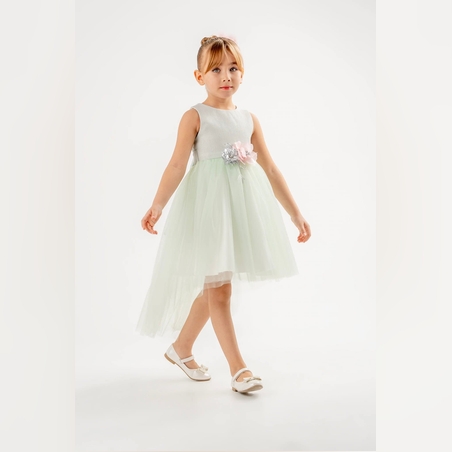 Елегантна рокля с тюл