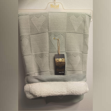 Меко одеяло с пухкава подплата в зелен цвят