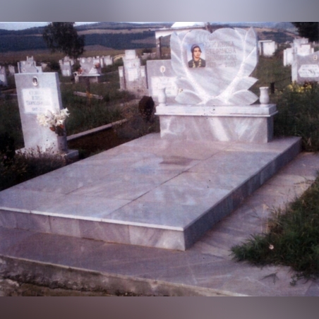 Паметник мрамор  79А