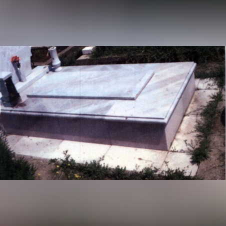 Паметник мрамор  82А