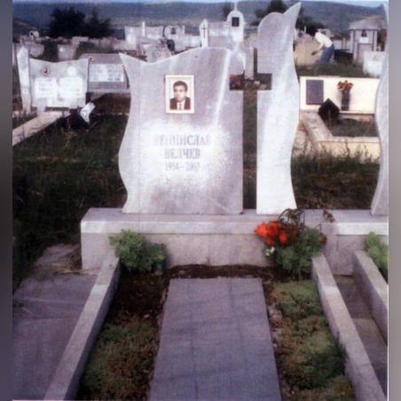 Паметник мрамор  86А