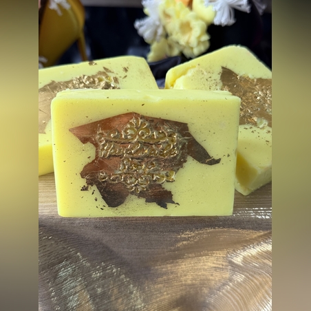 Натурален сапун с аромат на Дюля