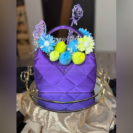 подарък за 8 март 👜 3D принтирани чанти, пълни с ръчно направени цветя