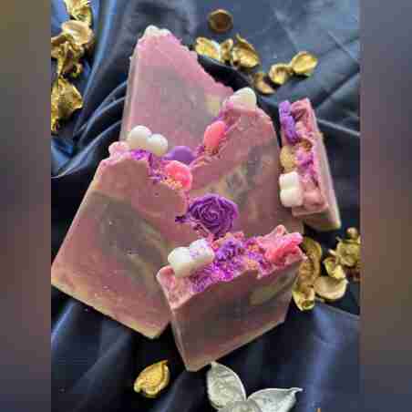 Натурален сапун "Тамян и Смирна" – Арт сапун с козе мляко и благороден аромат