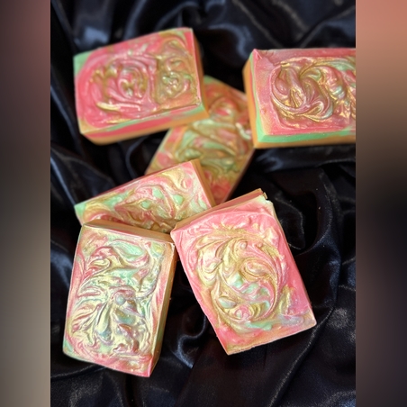 Домашен сапун с аромат на печена ябълка канела и портокал