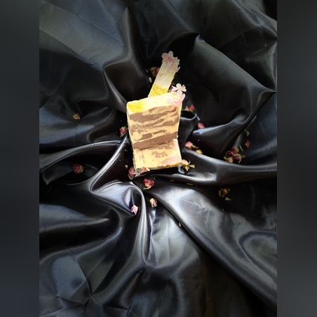 натурален сапун Бяло Кадифе – Луксозен ръчно изработен сапун