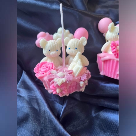 Свещ „Мечета с балони“ – в розова капкейк основа