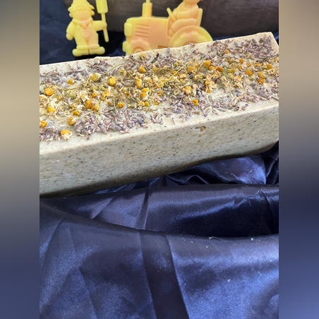 Домашен сапун с лайка лавандула и невен за чувствителна кожа