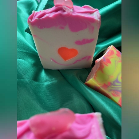 “Черен Шоколад и Малина” с вътрешно сърце