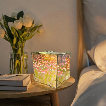 Очарователна нощна лампа във форма на лале