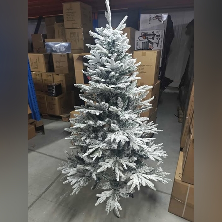 Изкуствена елха Kring Melbourne, цялата заснежена, с метална стойка – стилна и реалистична коледна украса
