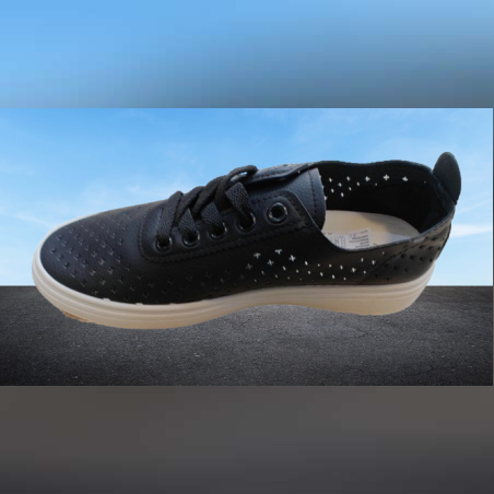 Летни маратонки с принт на дупки – леки и дишащи