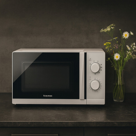 Микровълнова с грил TAURUS Ready Grill 20L, 700W с компактен дизайн и лесно управление