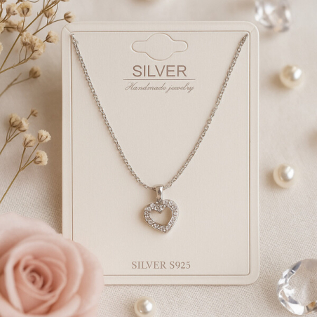 Сребърно колие с висулка – символ на твоя стил