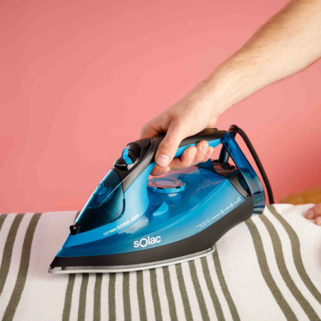 Парна ютия Solac Optima Extrem Ceramic PV2028 с керамична подметка и мощен парен удар