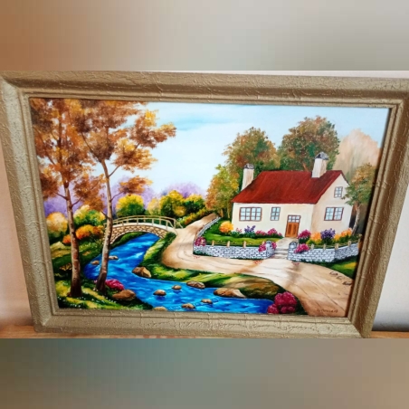 Къща край реката