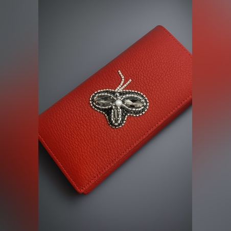 ПРАТМОНЕ С ПЕРЛИ