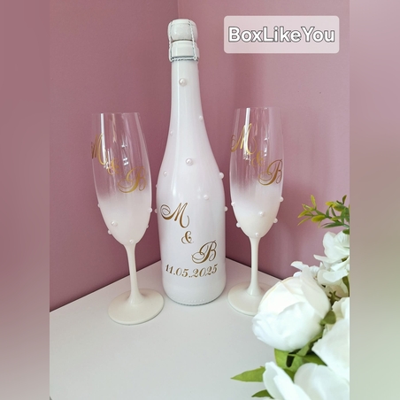 💍 Луксозен Сватбен Комплект с Персонализация - Бутилка, Чаши и Кутия
