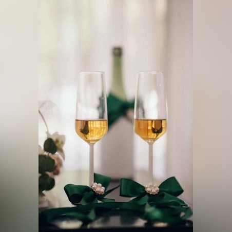 Сватбен комплект – шампанско и чаши