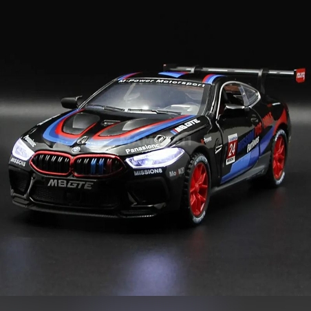 Метална кола с отварящи се врати капаци светлини и звуци BMW M8 1:24