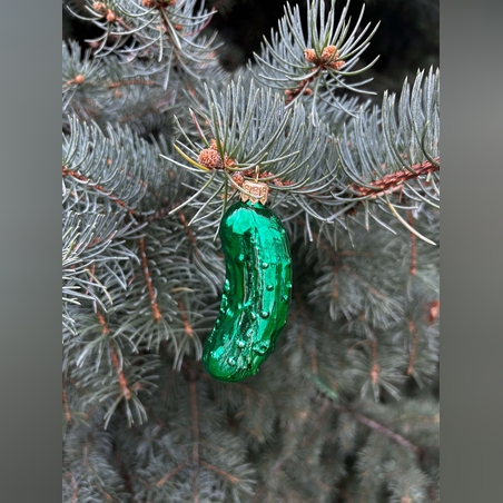 Стъклена краставичка