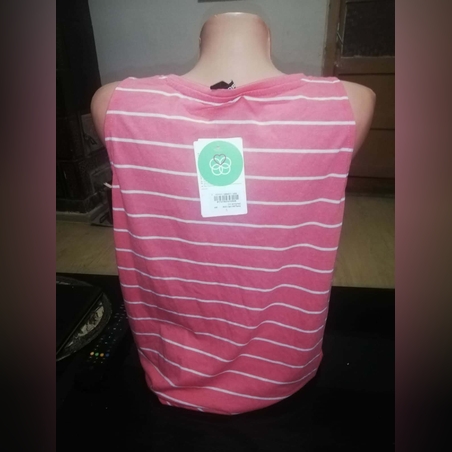 Tricou superb cu eticheta