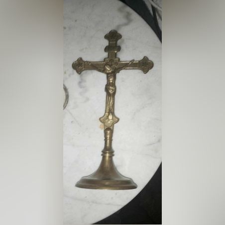 Crucifix de birou sau altar