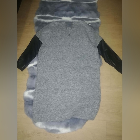 Bluzita cu mâneci din imitație piele