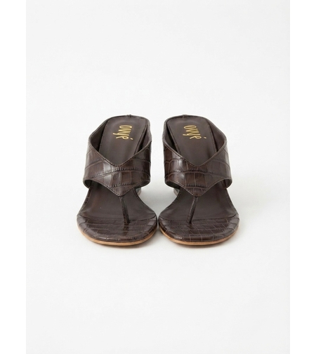 BROWN CROC-EFFECT WEDGE THONG SANDALS