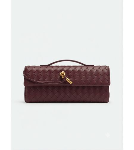 LEATHER CLUTCH IN BURGUNDY