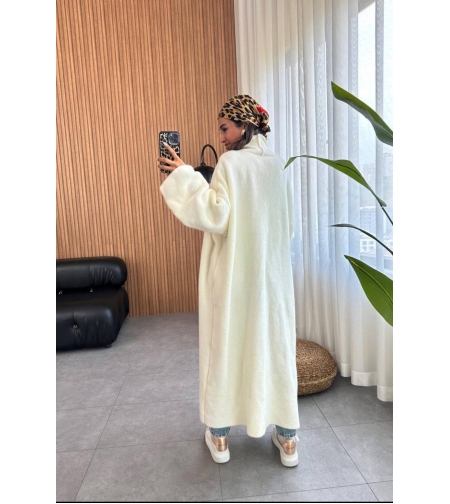 Дълга бяла жилетка с широка кройка