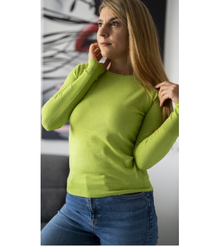Пуловер с акцент копчета на ръкавите- зелено