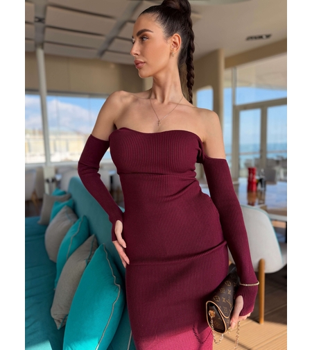 Елегантна плетена рокля тип „off shoulder“-бордо