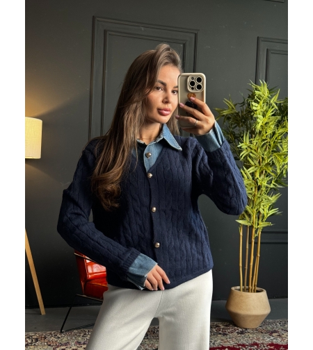 Дамска синя жилетка с перлени копчета