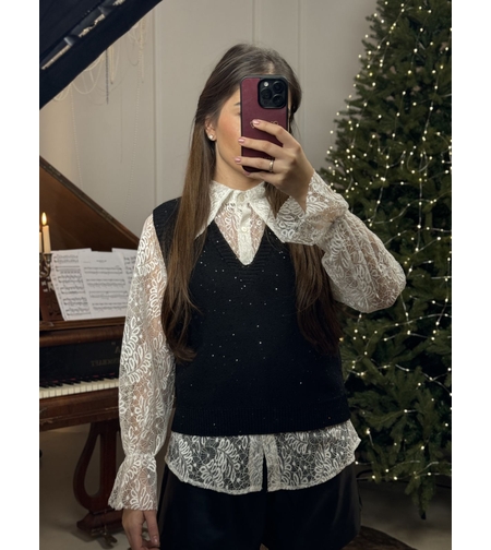 Комплект риза с дантела и елече-черно